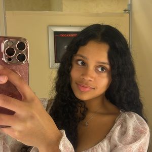 Meet your Posher, Danixza